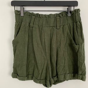 Aeropostale Size Medium Women’s Paperbag Olive Green Shorts, Elastic Waist